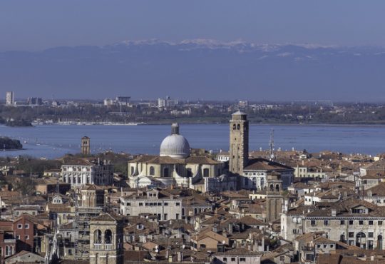 Il 69% degli edifici residenziali di Venezia ha più di 50 anni