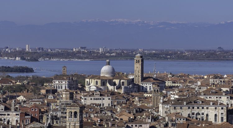 Il 69% degli edifici residenziali di Venezia ha più di 50 anni