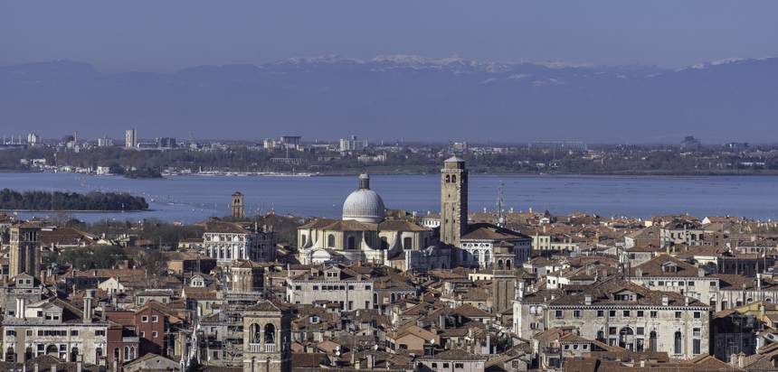 Il 69% degli edifici residenziali di Venezia ha più di 50 anni