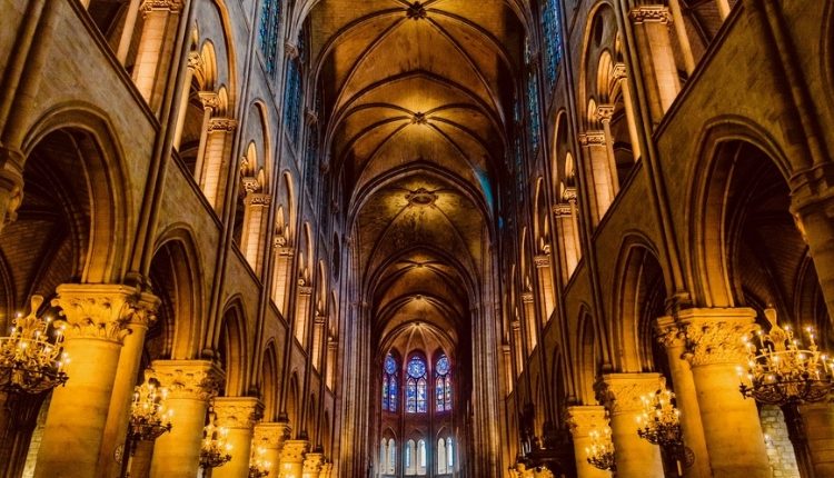 Inferno di fuoco a Notre Dame: cosa rimane della cattedrale simbolo di Francia?