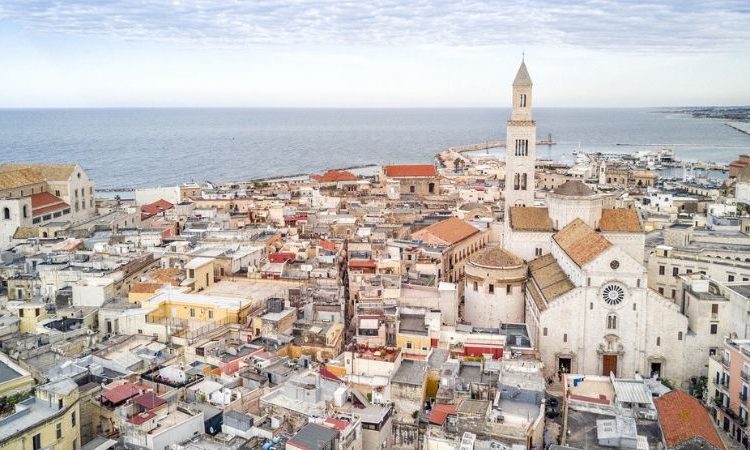 Bari, Toninelli e Bonafede firmano protocollo per nuovo polo giustizia Bari