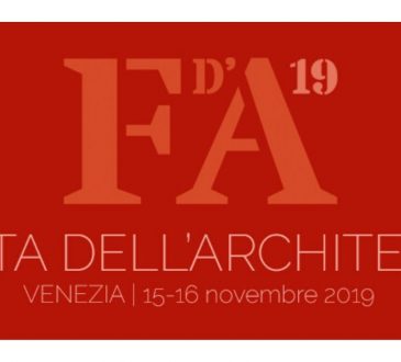 La Festa è l’atto conclusivo dei Premi Architetto Italiano e Giovane Talento dell’Architettura 2019 che anche quest’anno vede grande partecipazione di architetti, designer ed esperti. Il dibattito, prima della cerimonia di premiazione, sarà incentrato sul rapporto tra architettura e felicità, fondamentale relazione alla base di tutti i più importanti dibattiti internazionali. Da sempre, infatti, l’uomo è alla ricerca della felicità è il tema sarà capire come l’Architettura può contribuire al suo raggiungimento. La relazione tra architettura e felicità verrà affrontato dal punto di vista giuridico-costituzionale, scientifico e progettuale: dalla città della paura alla città della gioia, dalla dimostrazione scientifica di come l’architettura possa influire sulle emozioni a quale possa essere una visione possibile del futuro delle città e della nostra professione. All’evento parteciperanno, l’Ing. Paolo Baratta, Architetto onorario e Presidente della Biennale di Venezia, Giovanni Maria Flick, Presidente emerito della Corte Costituzionale, il neuroscienziato Dott. Giovanni Vecchiato del CNR, l’Architetto Winy Maas fondatore dello studio MVRDV e direttore 2019 della rivista Domus. Al termine della cerimonia di premiazione è previsto un momento conviviale nella Scuola Grande della Misericordia. Nella mattina del 16 novembre, sempre a Cà Giustinian, è programmata una lectio interattiva dello studio MVRDV con Jan Knikker. La lectio prevede un momento finale di confronto durante il quale lo studio MVRDV darà il proprio personale contributo su quesiti proposti dagli Ordini italiani inerenti gli sviluppi urbani, con particolare attenzione ai processi di partecipazione e di comunicazione dell’architettura. La partecipazione all’evento darà diritto a 5 c.f.p. per la giornata di venerdì 15 Novembre, 2 c.f.p. per la giornata di sabato 16 Novembre. Sarà possibile seguire il seminario, oltre che in sede fisica, anche in diretta webinar.