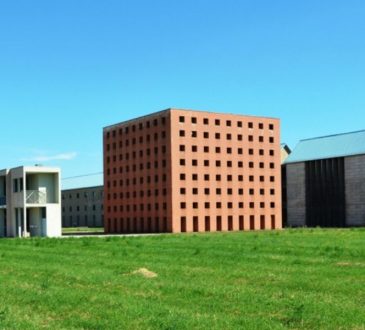 Aldo Rossi: chi era il "poeta che sembra(va) essere un architetto"