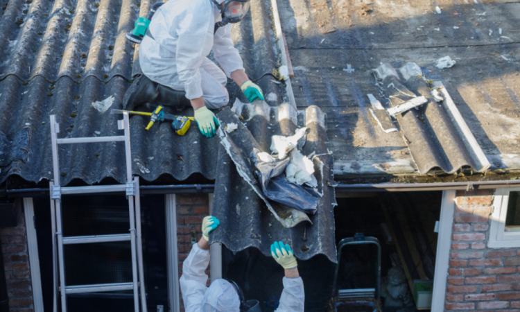 Come eliminare il rischio amianto da un edificio.