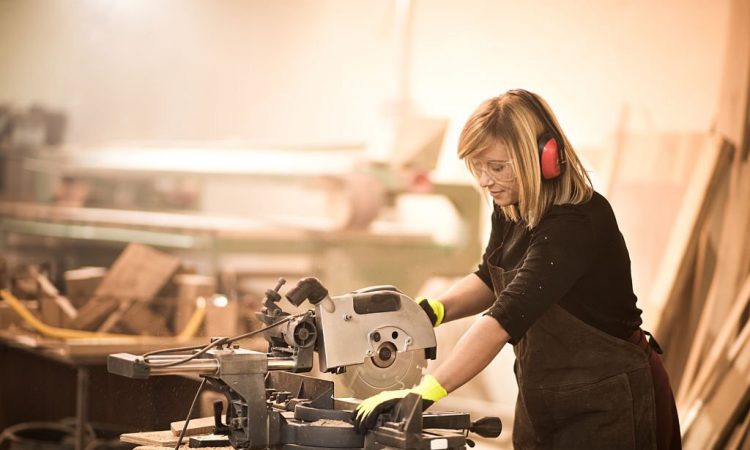 Troncatrice radiale per legno, fedele alleata per il fai da te e per i professionisti