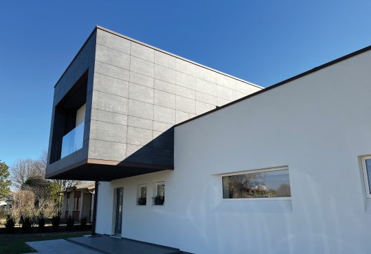 Architettura che coniuga efficienza e design: le facciate ventilate con Isotec Parete