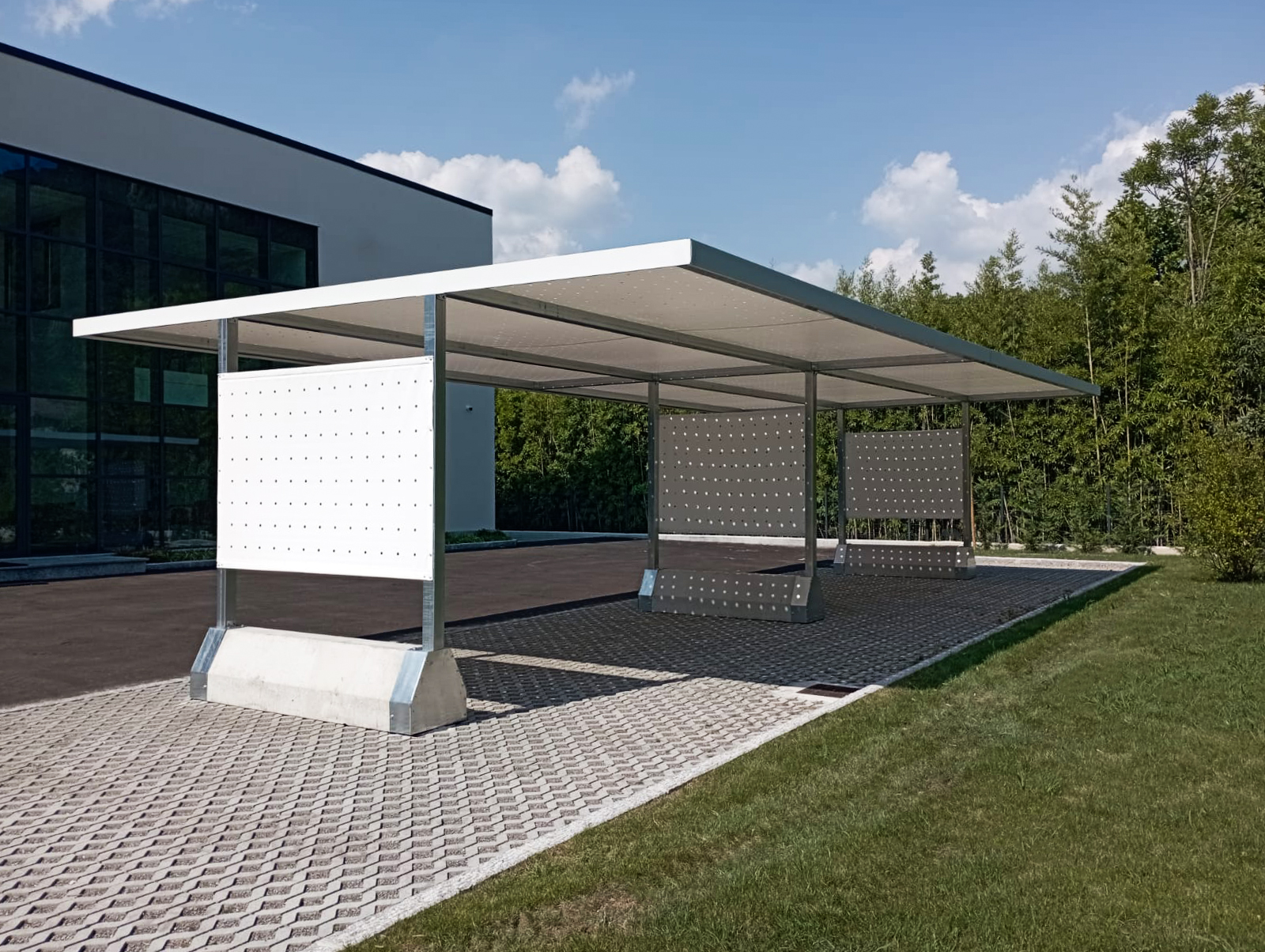 CAR-PARK®, la nuova pergola di design che protegge le auto dal sole e dalla grandine.