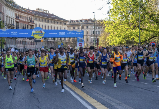 MAPEI rinnova il suo impegno come official sponsor della STRAMILANO 2025