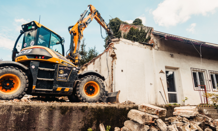 Ristrutturazioni: quando conviene demolire e quando riqualificare un edificio